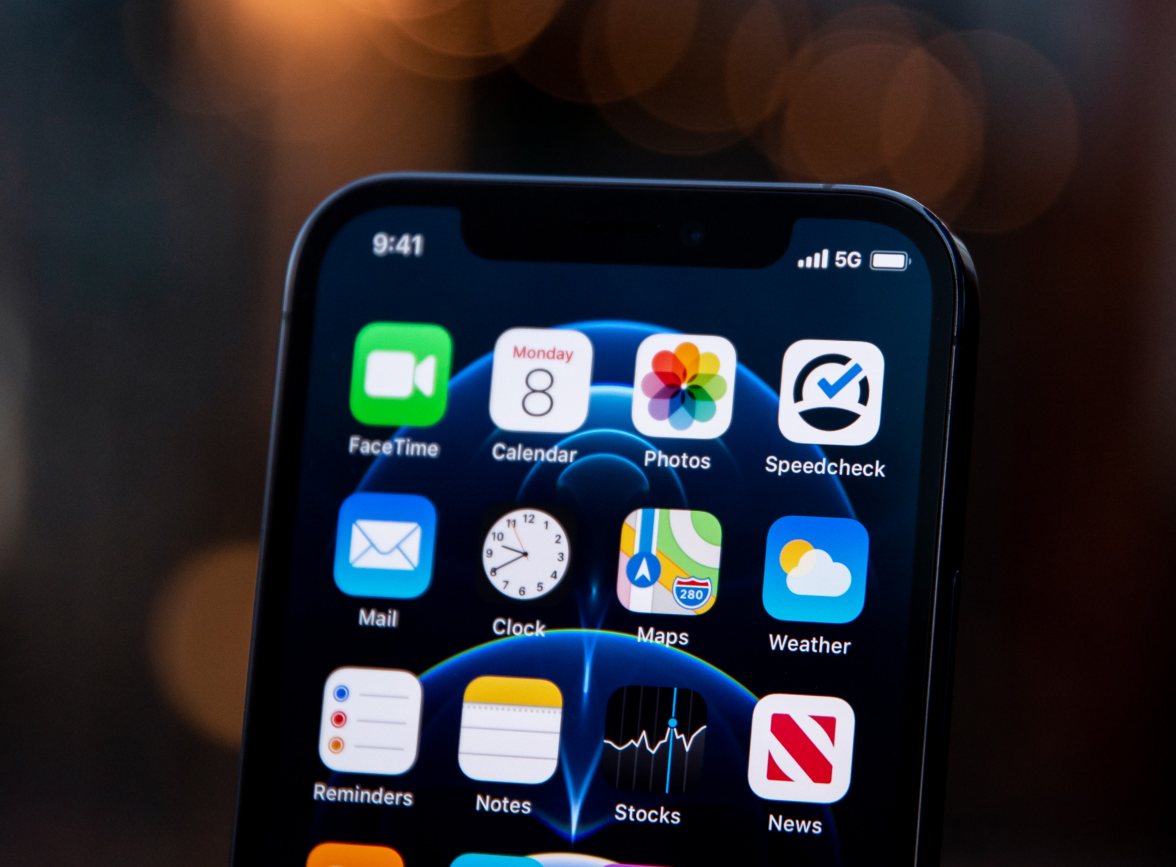 椰林镇苹果手机维修分享为什么 iPhone 12 在冬季会自动关机 